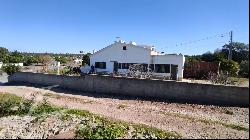 House for renovation near Praia do Pego