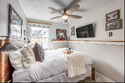 Charming Two Bedroom Cabin in Historic Park City