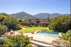 Country-style house on the heights of Cachagua.