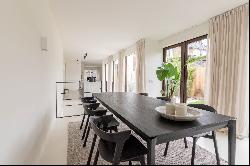 Completely modernized and architecturally extended semi-detached house in Laren