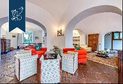 Prestigious villa with an outbuilding, pool and private park for sale in Ischia