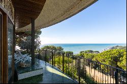 Unique property with the best views of the Mediterranean Sea – Costa BCN