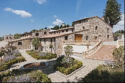 Villa Panzano surrounded by vineyards and olive groves