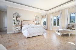 CLASSICAL ELEGANCE WITH PROVENCALE FLAIR