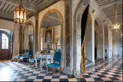 Majestic 17th-century pleasure residence on the banks of the Saône