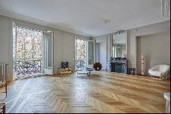 Fully renovated reception apartment - Parc Monceau