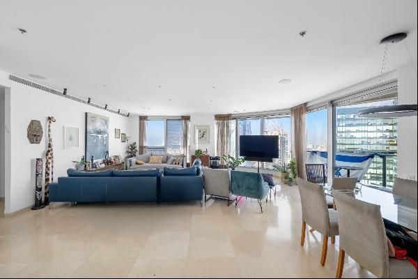 Lavish Sea View Apartment in Luxurious Tower in Tel Aviv