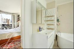 CHARMING PIED A TERRE