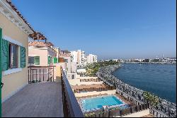 Luxury villa in La Mer