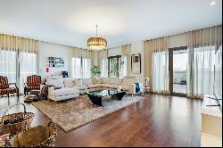 Flat, 4 bedrooms, for Sale