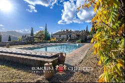 Umbria - ESTATE WITH AGRITURISMO AND ORGANIC OLIVE GROVE FOR SALE