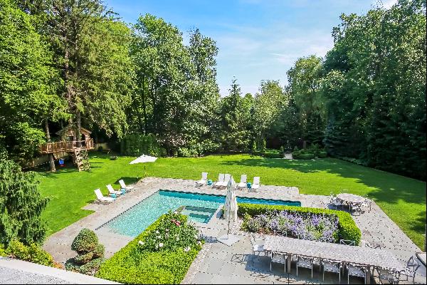 Sun-Drenched Contemporary Situated On A Magnificent, Private One-Acre Property