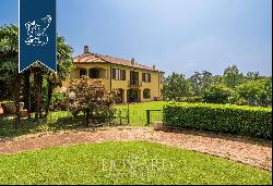 Stunning 850-sqm villa for sale in the wonderful Lambro Valley, in Brianza