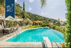 Stunning luxury villa with an infinity pool and a great view of Zoagli's sea for sale