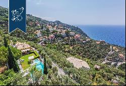 Stunning luxury villa with an infinity pool and a great view of Zoagli's sea for sale