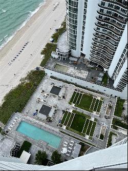 16001 Collins Ave 1402