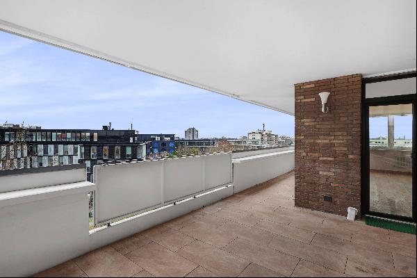 Apartment with impressive views over the rooftops of Dusseldorf