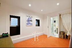 BIARRITZ, RENOVATED TOWN HOUSE IN THE HEART OF TOWN