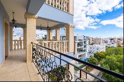 Three Bedroom Elegant Apartment in Limassol