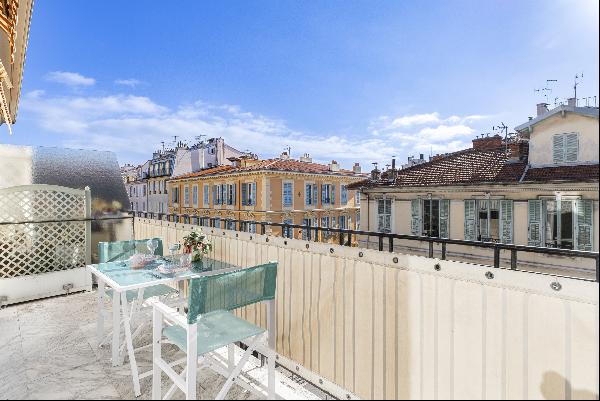 Sole agent - Nice Carré d'or, 81 m² top floor Duplex with terrace.