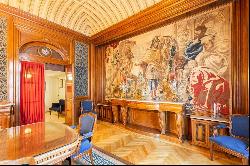 Noble and historical property of 585 m2 on prime locaiton in Barcelona