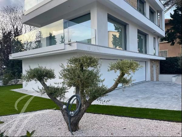 Luxurious contemporary villa for rent in Aix-en-Provence city centre