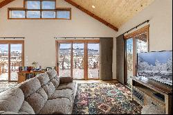 An Ideal Mountain Home With All Of The Modern Comforts