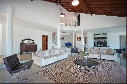 Beachfront house inside a privileged gated community