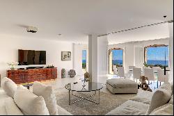 High-end property withy breathtaking sea view, located in Cap Ferrat.