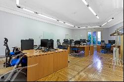 Stylish office in Almagro