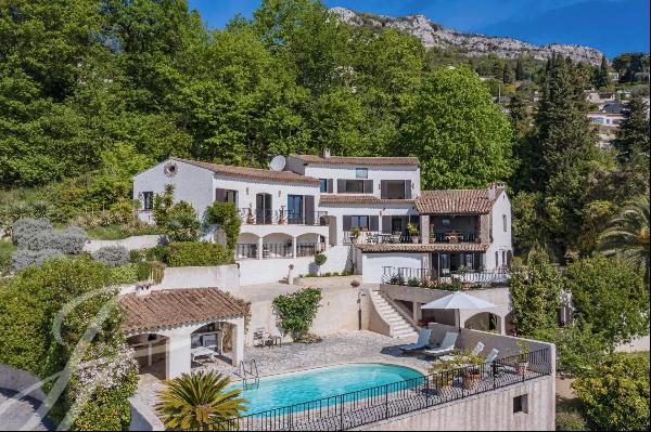 Perfect condition, panoramic sea and village views