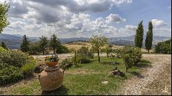 Beautiful country-style house with garden in Pienza, Tuscany