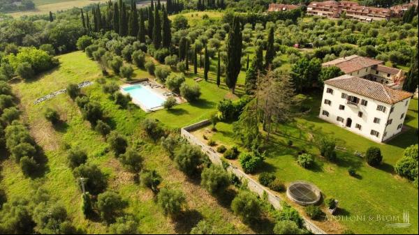 Villa with pool The Aldobrandeschi Gardens, Montaperti, Siena -Tuscany