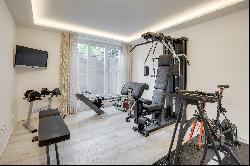 High-quality maisonette with house-within-a-house flair, guest/fitness area and private g