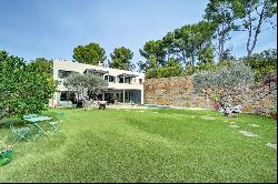 Bandol - Contemporary villa with partial sea view
