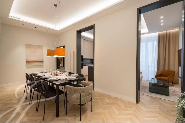 Stylish Four-Bedroom Apartment in the vibrant Centro