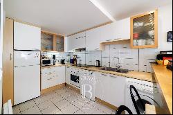 BIARRITZ, HEART OF TOWN, LAST FLOOR APARTMENT WITH SOUTH-ORIENTED TERRACE