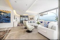 Modern Villa with Sea Views