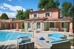Provencale property - walking distance to the old village