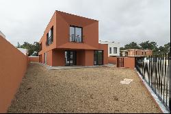 Brand new contemporary 5-bedroom villa with pool and garden