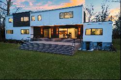 Stunning New Contemporary Custom Home in Orienta