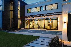 Stunning New Contemporary Custom Home in Orienta