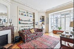 Paris V - Magnificent apartment with all the charm of the old