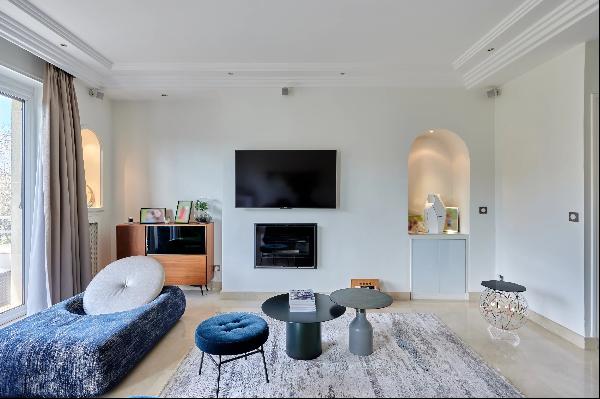 Paris 16th District – A 3-bed family apartment with a balcony