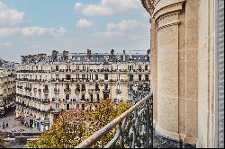 Paris 8th District – A superb 5-bed apartment with a balcony