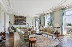 Paris 4th District – A magnificent apartment commanding exceptional views