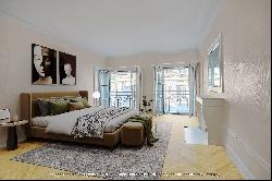 Paris 9th District – A sunny 4-bed apartment