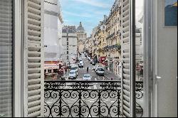 Paris 5th District – A bright 2/3 bed apartment