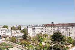 Paris 7th District – A magnificent pied a terre bathed in sunshine