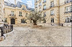 Paris 16th District – A superb 2-bed apartment